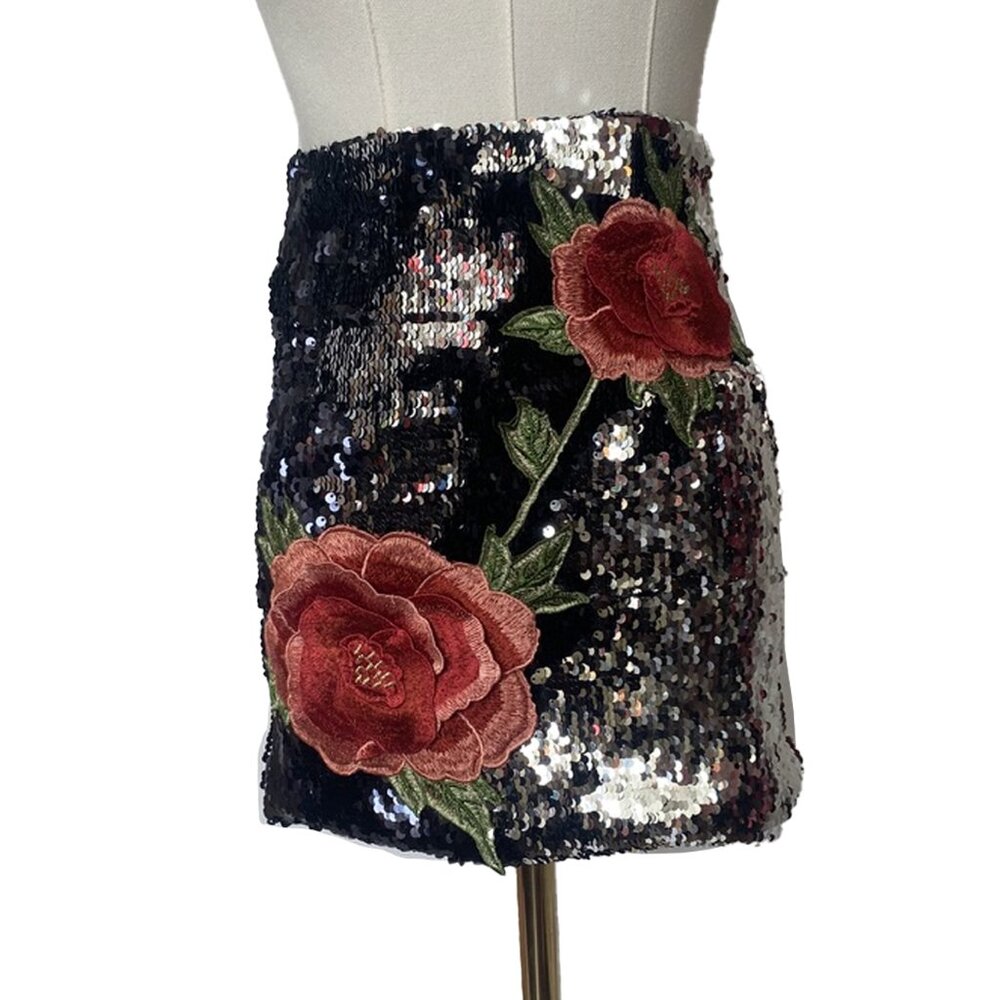 Sequin Floral Embroidery Mini Skirt